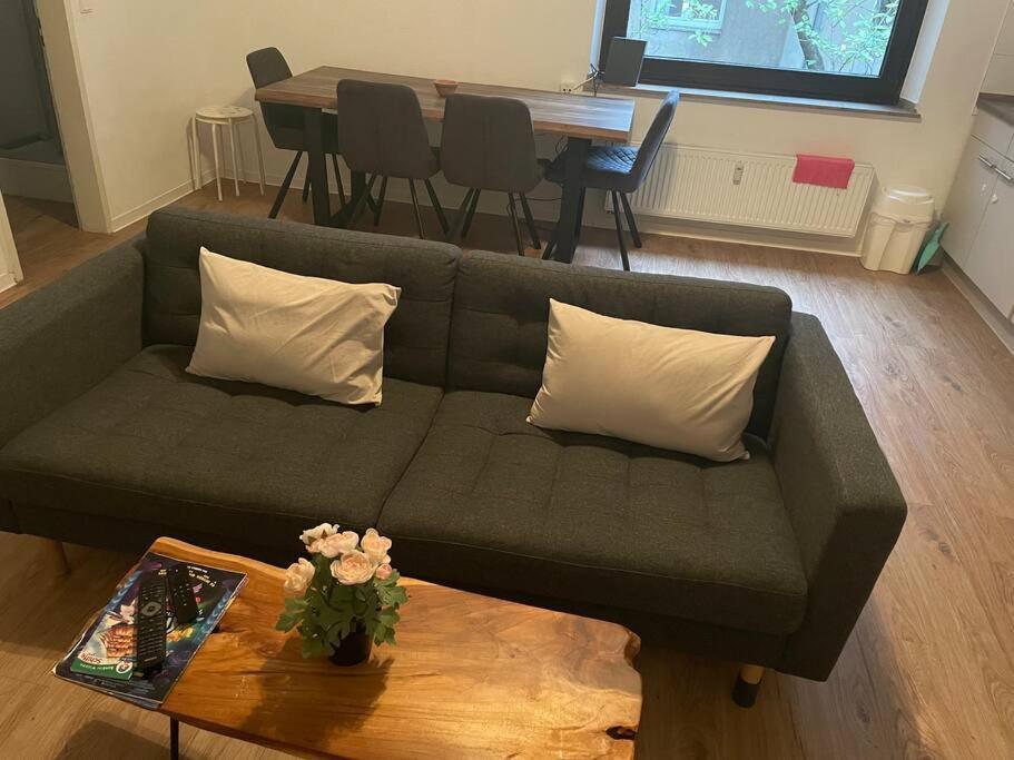 Zentrale Wohnung Direkt Am Hauptbahnhof - Bismarck Düsseldorf Esterno foto
