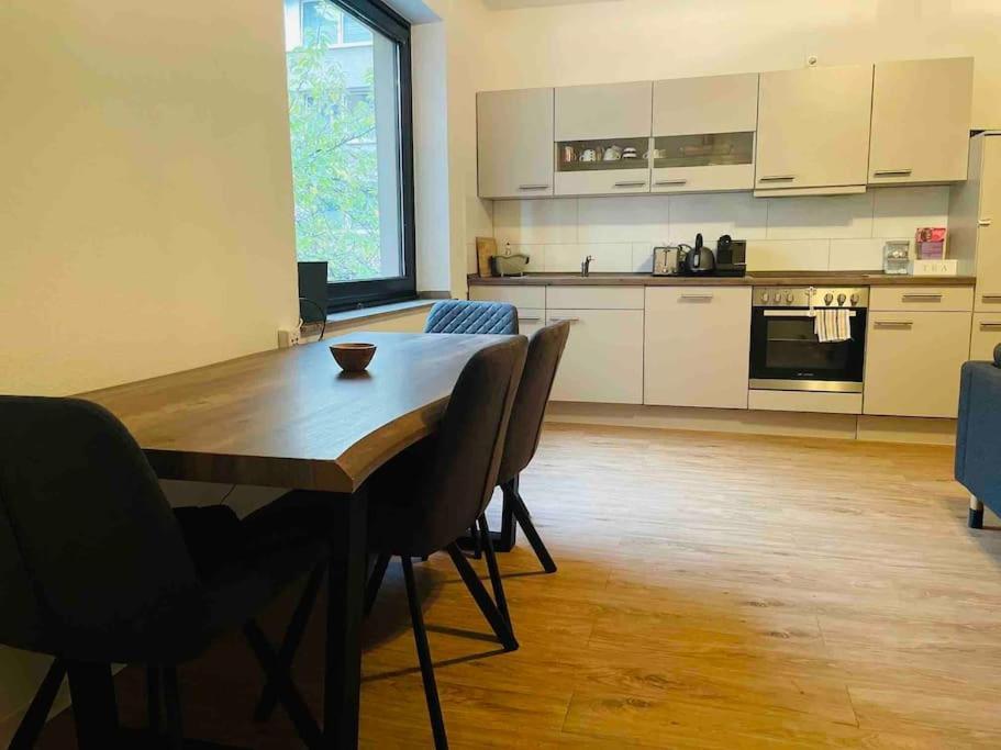 Zentrale Wohnung Direkt Am Hauptbahnhof - Bismarck Düsseldorf Esterno foto