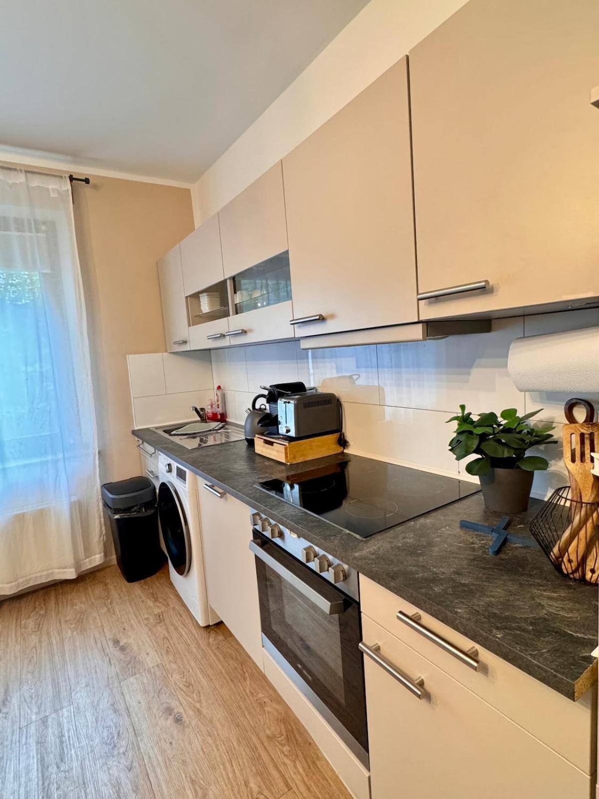 Zentrale Wohnung Direkt Am Hauptbahnhof - Bismarck Düsseldorf Esterno foto